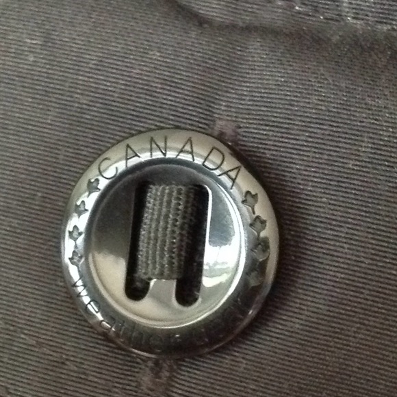 🅰️ Canada Weather Gear - Unisex 'Puffer Vest' - Picture 8 of 8